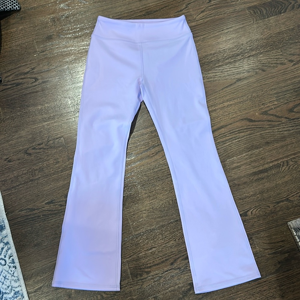 NEVER WORN! Zella girls’ bootcut leggings - size 10/12 - lavender